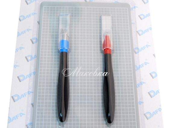 Набір для моделювання з макетними ножами і самовідновлювальні килимком 2011, DAFA