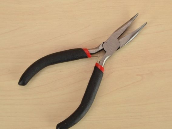 Плоскогубці Вигнуті, 125x50x9 мм, феронікель, 1 шт