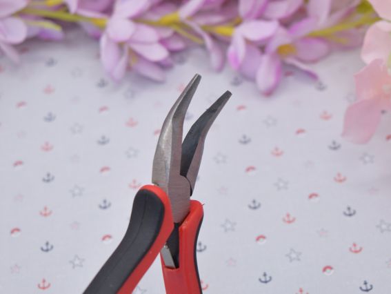 Плоскогубці Вигнуті з червоно-чорною пластиковою ручкою, 125x50x9 мм, феронікель, 1 шт