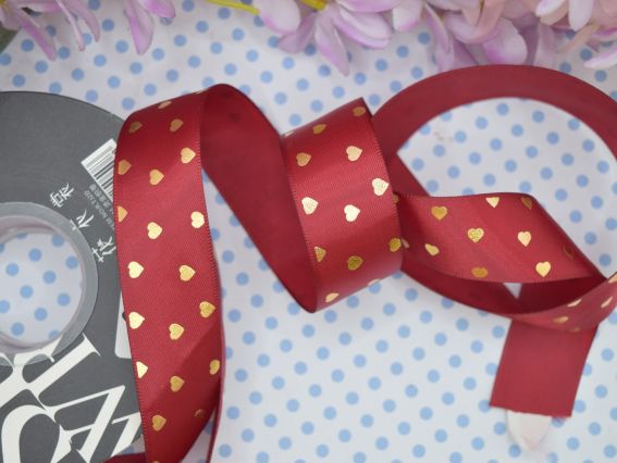 Атласна Стрічка декоративна з малюнком Золоті сердечка Бордова , 1 м