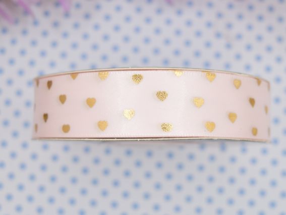 Атласна Стрічка декоративна з малюнком Золоті сердечка світло-рожева, 1 м