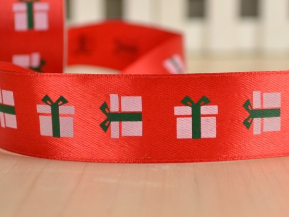 Лента атласная с рисунком 25мм Подарки, красная, 1 метр Лента атласная с рисунком 25мм Подарки, красная, 1 метр