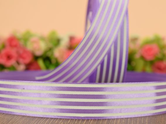 Лента атласная 25 мм в №04 полосатая Бело-Сиреневая,  1 м Лента атласная 25 мм в №04 полосатая Бело-Сиреневая,  1 м