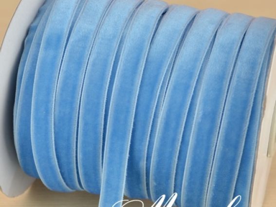 Бархатная лента 10 мм, голубая, 1 м Бархатная лента 10 мм, голубая, 1 м