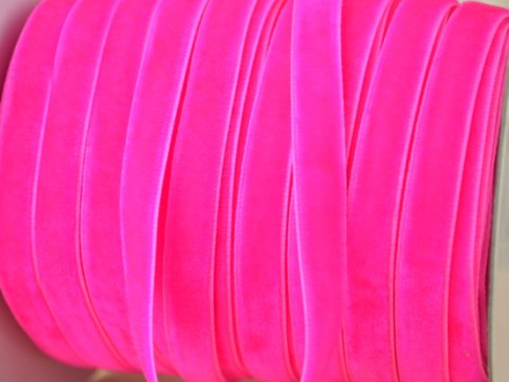 Бархатная лента 10 мм, ярко-розовый, 1 м Бархатная лента 10 мм, ярко-розовый, 1 м