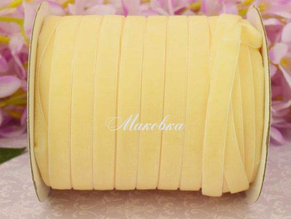 Оксамитова стрічка 10 мм, ванільна, 1 м Оксамитова стрічка 10 мм, ванільна, 1 м