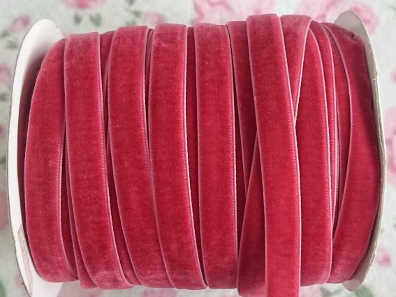 Лента бархатная , ширина 10 мм, цвет темно-малиновый, 1 м
