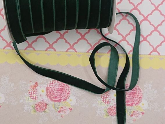 Стрічка оксамитова, ширина 10 мм, колір зелений темний, 1 м