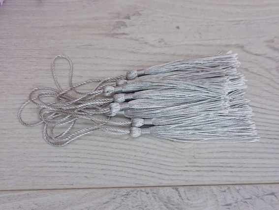 Шелковые кисти длина 13,5 см, Светло-Серые  10 штук DB1025