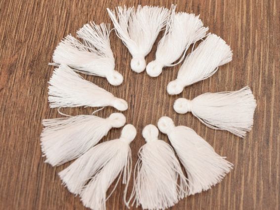 Кисти мини 3 см, Белые матовые, 10 шт/уп Кисти мини 3 см, Белые матовые, 10 шт/уп