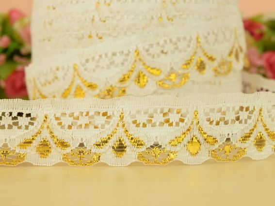 Лента кружевная , ширина 30 мм, №04 цвет белый с золотом 1501 ,  1 м