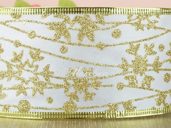 Стрічка 63 мм, новорічна RNYY-1904,1905,1911, атласна біла із золотими середніми сніжинками Стрічка 63 мм, новорічна RNYY-1904,1905,1911, атласна біла із золотими середніми сніжинками