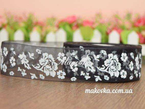 Лента Органза 40 мм, №02 черная с белыми розами и цветами , 1 метр Лента Органза 40 мм, №02 черная с белыми розами и цветами , 1 метр