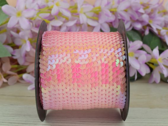 Светло-розовая лента из пайеток хамелеон , 1 метр