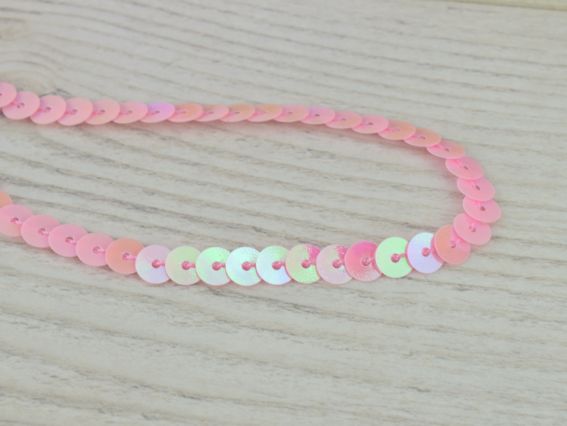 Светло-розовая лента из пайеток хамелеон , 1 метр