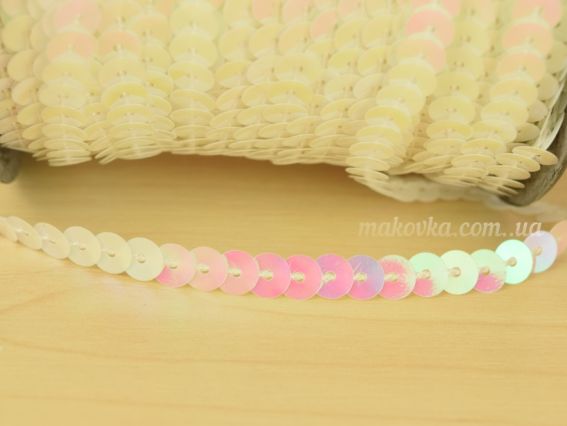 Лента из пайеток Хамелеон молочная, 1 метр