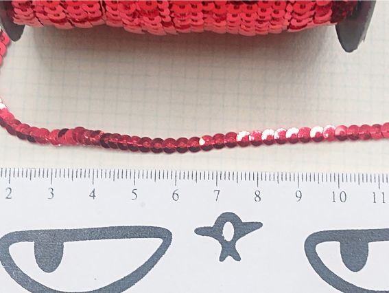 Лента из пайеток диаметром 4 мм цвет красный , 1 метр