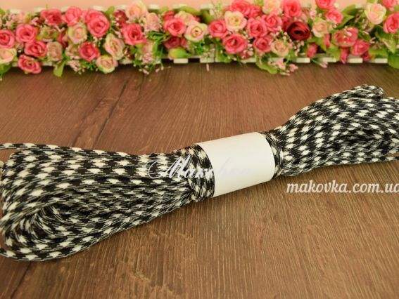 Шнур парашютный 330 , толщина 4мм, черно-белый с ромбами, 7 жил. 31м/шт