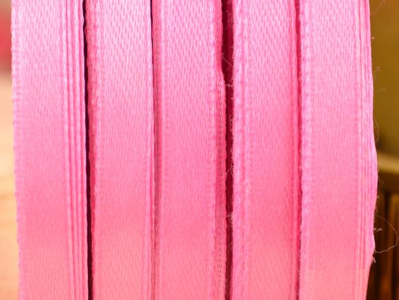 Атласная лента цвет 047 Peri 6 мм, бобина 36 ярд