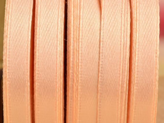 Атласна стрічка колір 050 Peri 6 мм, бобіна 36 ярд