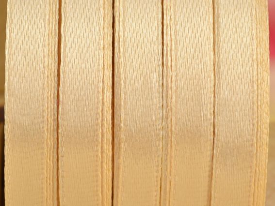 Атласна стрічка колір 060 Peri 6 мм, бобіна 36 ярд