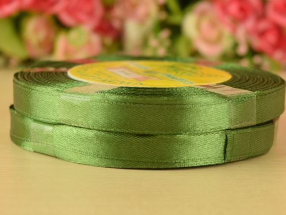 Лента атласная 10 мм Peri цвет 145 зеленый, бобинка 36 ярд Лента атласная 10 мм Peri цвет 145 зеленый, бобинка 36 ярд
