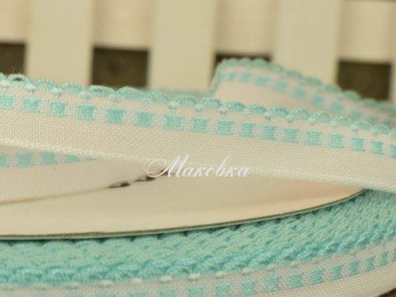 Тесьма 1 см белая с мятным вышитым бордюром , 1 метр