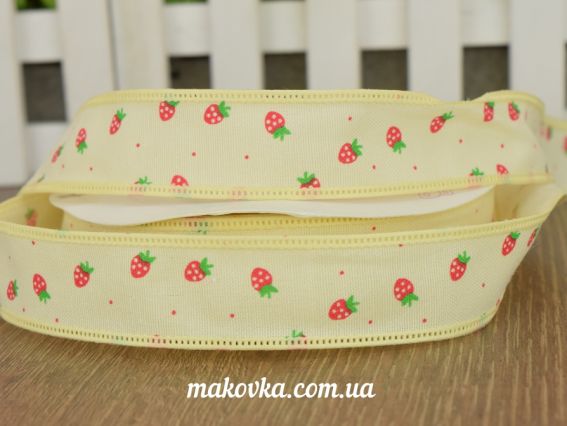 Лента тканевая 25 мм Клубнички кремовая (7), 1 м Лента тканевая 25 мм Клубнички кремовая (7), 1 м