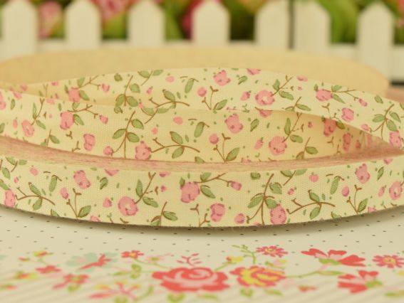 Лента тканевая хб, 15 мм,  белая (молочная) с рисунком Розовые Цветочки, 1 метр Лента тканевая хб, 15 мм,  белая (молочная) с рисунком Розовые Цветочки, 1 метр