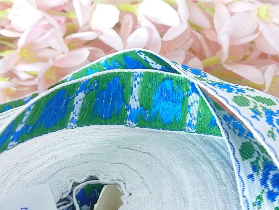 Гобеленова Стрічка з орнаментом 20мм, Троянди сині на білому, 1 м.