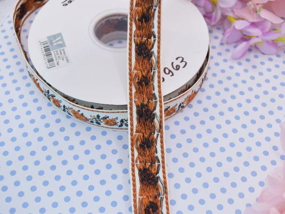 Гобеленова стрічка з українським орнаментом 25 мм Помаранчеві квіти на білому, 1 м.