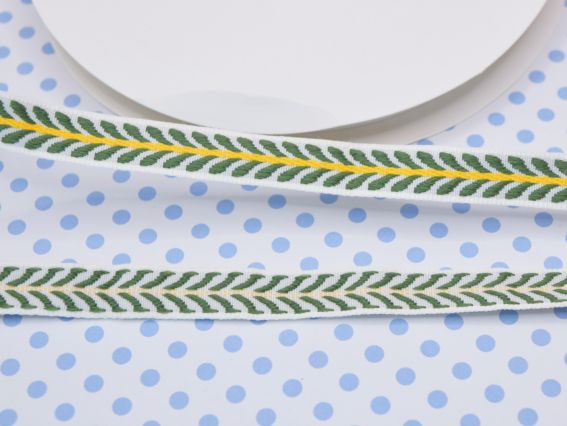 Тесьма гобеленовая 12 мм  Зеленые листики, 1 м.