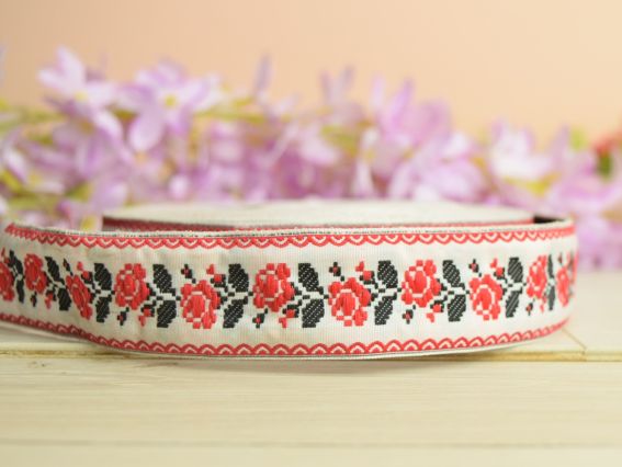 Гобеленова Тесьма з українським орнаментом 30 мм рис. Трояндочки на білому , 1 м