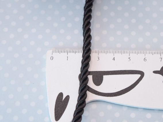 Атласный витой шнур, толщина 6 мм Черный цвет , 1 м