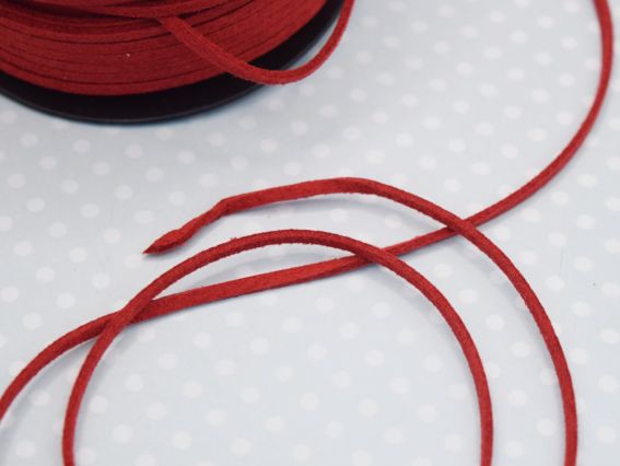 Плоский замшевий шнур 3х1,5 мм для рукоділля, 1 м, бордового кольору