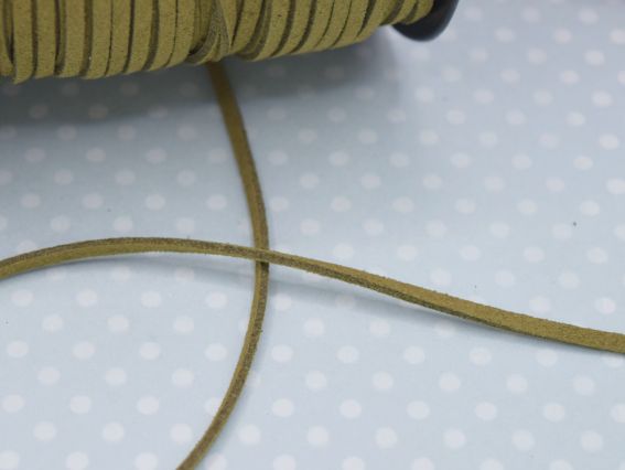 Плоский замшевий шнур 3х1,5 мм, 1 м, колір зелений хакі