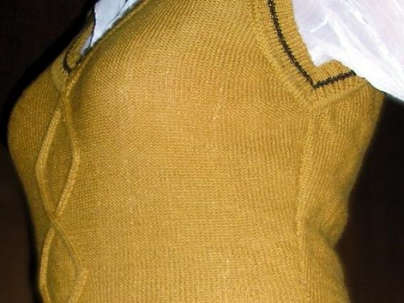 Желтый женский жилет