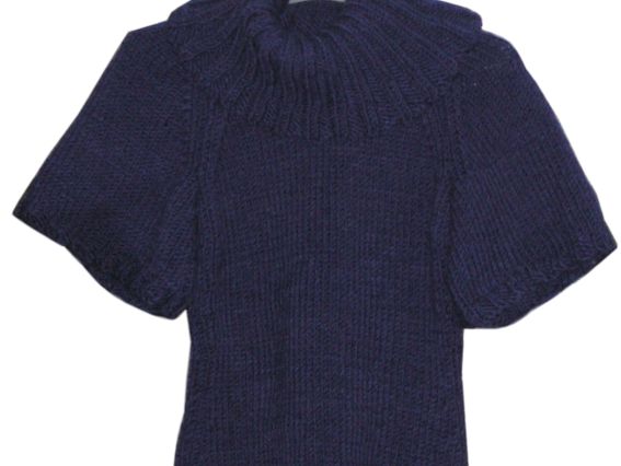 Синий женский свитер с большим воротником