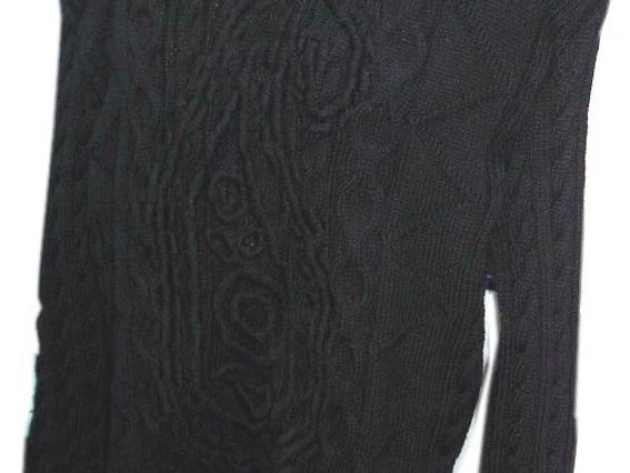 Мужской свитер с вышивкой