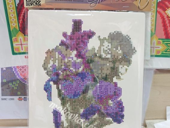 Картина стразами 5D 189764 Іриси 21х25см Go to Art, на підставці 