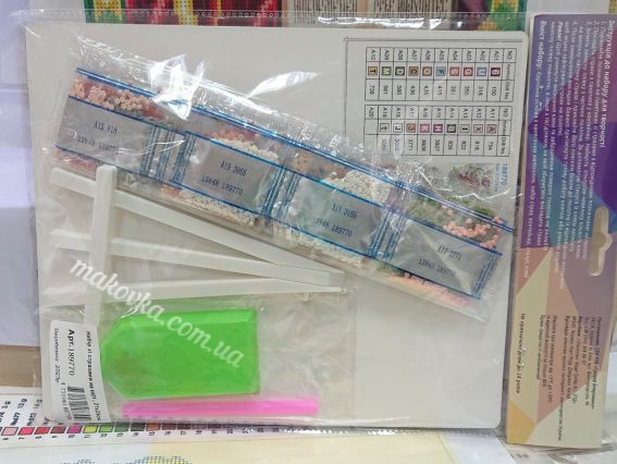 Картина стразами 5D 189770 Гуцулка 21х25см Go to Art, на підставці 