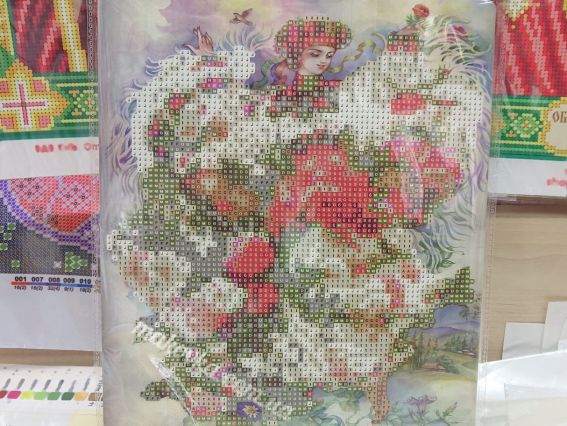 Картина стразами 5D 189770 Гуцулка 21х25см Go to Art, на підставці 