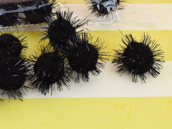 Шарики помпончики, С люрексом Черные, 2,5 см, 10г  DA118139-025