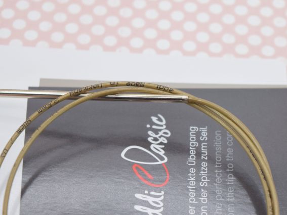 Круговые вязальные спицы ADDI 105-7/2,5-80 на золотой леске, из латуни, длина 80 см, №2,5 мм