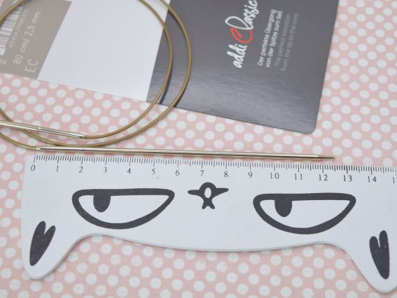 Круговые вязальные спицы ADDI 105-7/2,5-80 на золотой леске, из латуни, длина 80 см, №2,5 мм