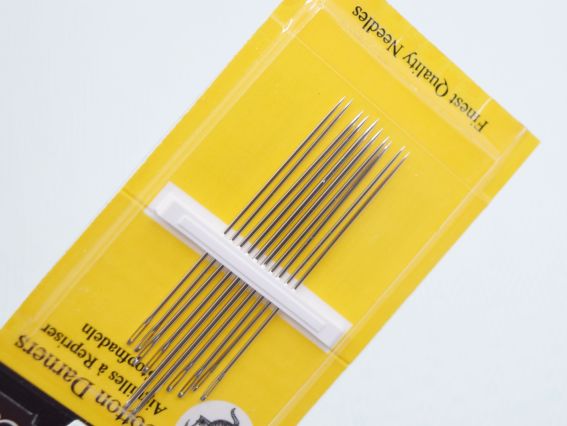 Набор трикотажных игл John James (Англия) для штопки. Острое острие и большое ушко для удобного вдевания нити.