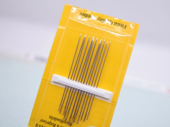 Набір голок для штопання John James JJ14539E , гостре вістря та велике вушко для зручного засилювання.