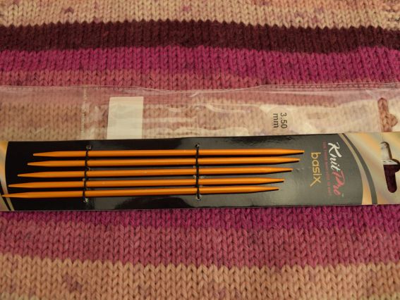 45104 Короткі панчішні в'язальні спиці KnitPro Aluminium DPNs Basix №3,5 мм довжина 15см 5шт