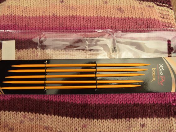 45115 панчішні в'язальні спиці KnitPro Aluminium DPNs Basix №4 мм довжина 20см 5шт