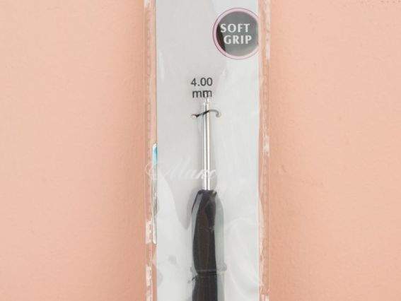 Гачок KnitPro 4 мм, алюмінієвий, наконечник срібний, Soft Grip 30815 Гачок KnitPro 4 мм, алюмінієвий, наконечник срібний, Soft Grip 30815